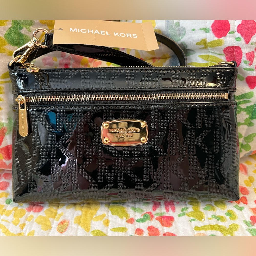 Black Michael Kors Wristlet NWT